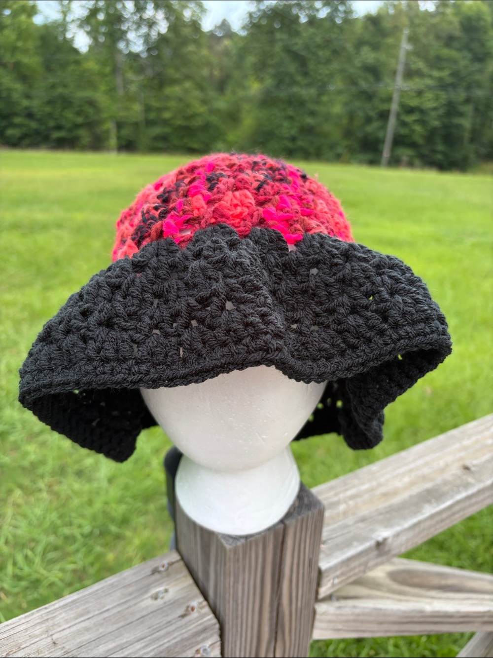Handmade Crochet Acrylic Bucket Hat | Black & Pink | One Size - Picture 3 of 6